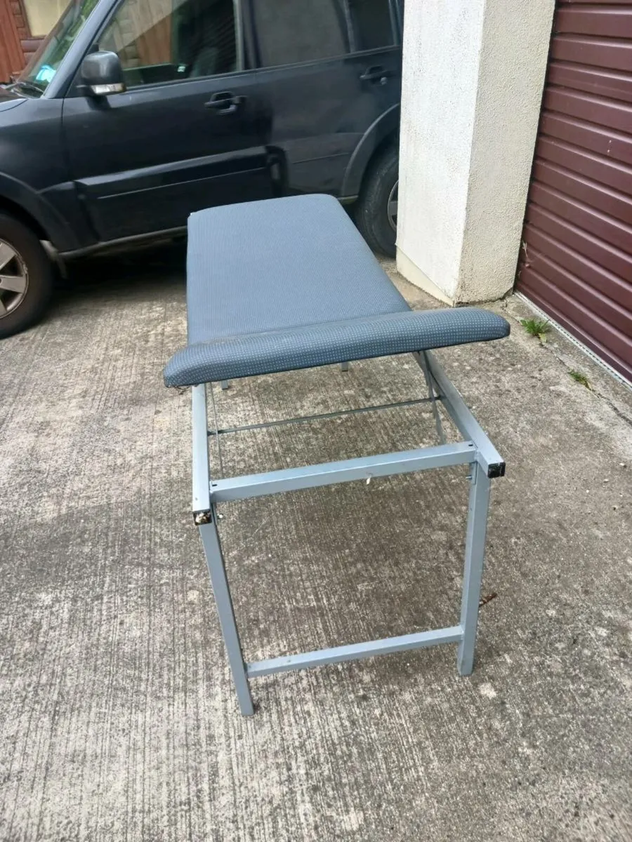 Tteatment table - Image 2
