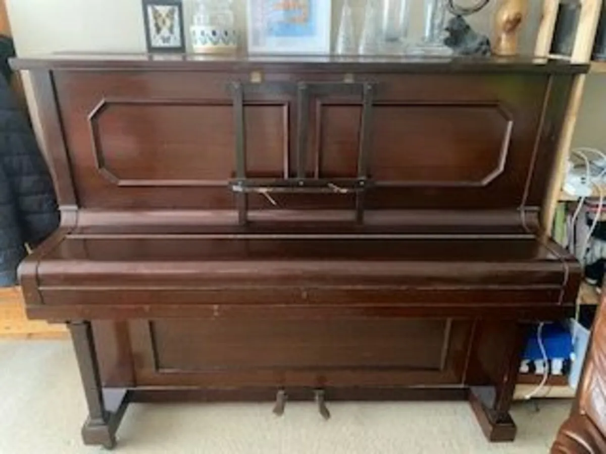 Piano - Image 1