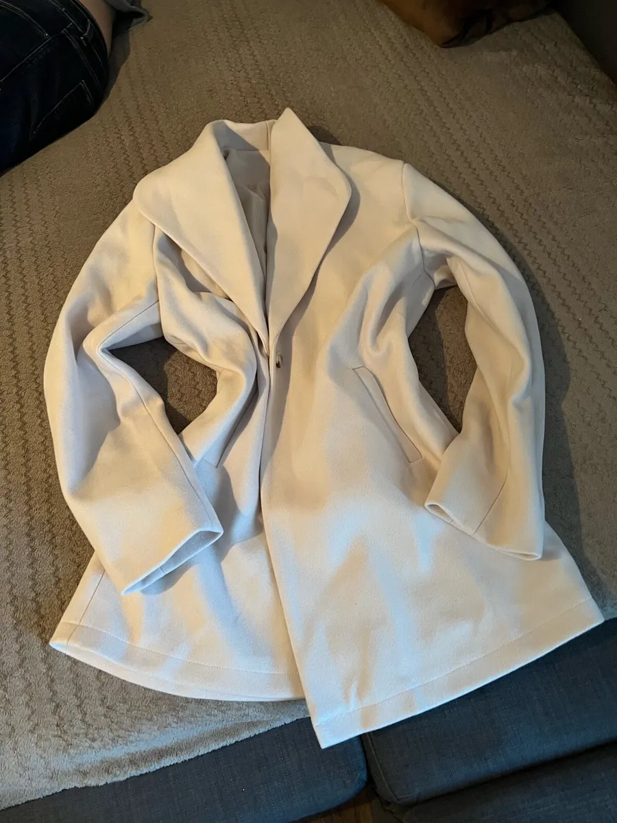 Beige Coat M/L - Image 1