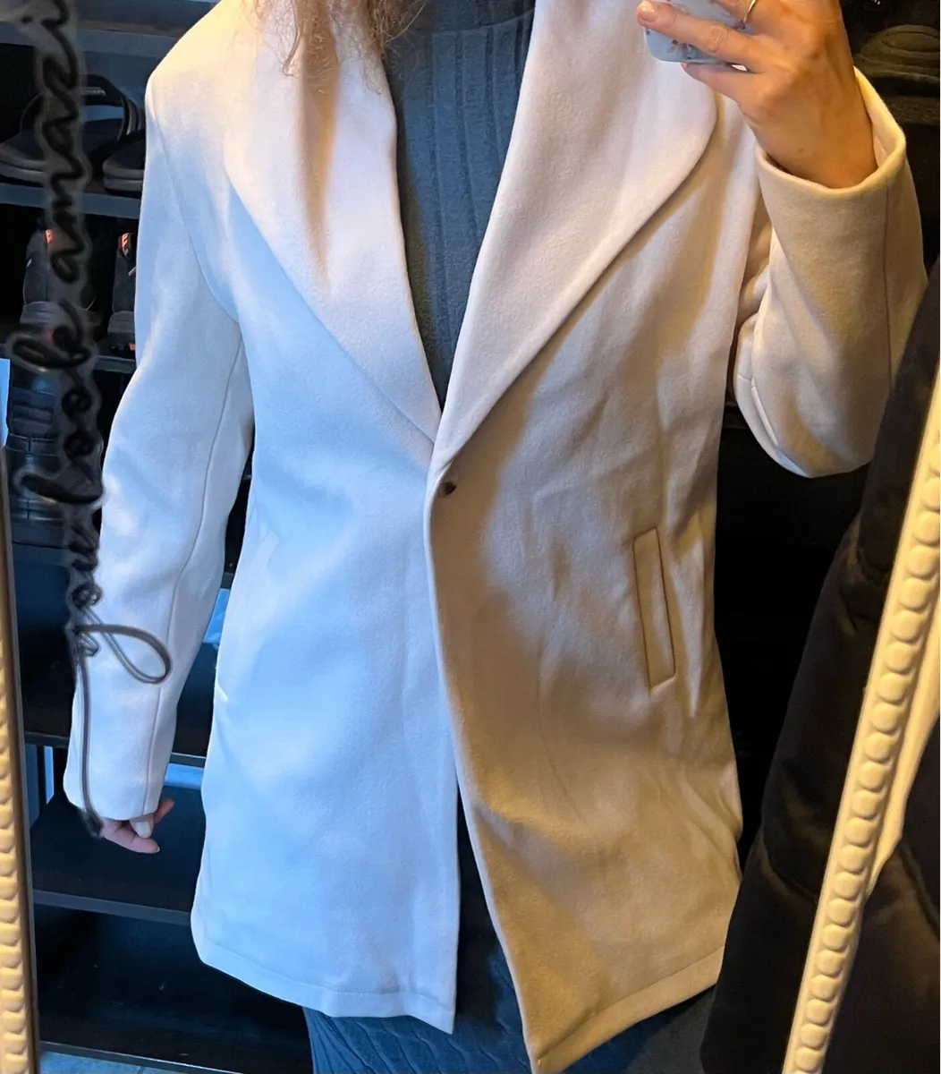Beige Coat M/L - Image 2