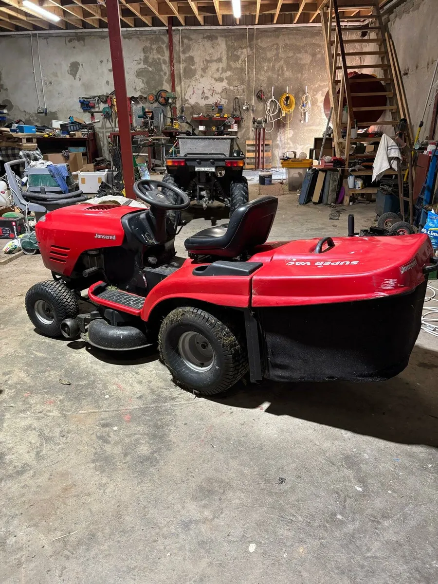 Jonsered ride on lawnmower - Image 1