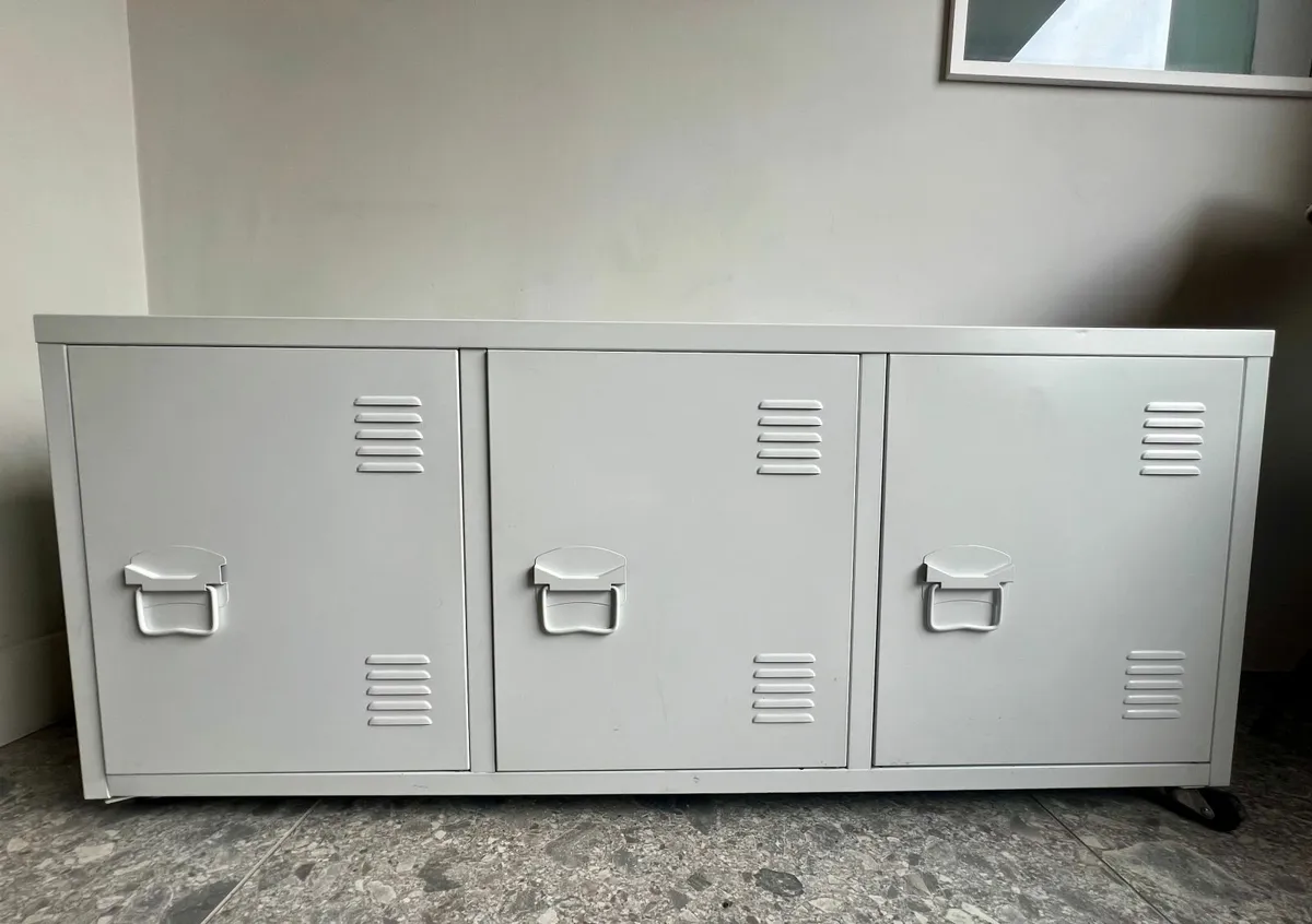 Metal Locker Cabinet - Image 1