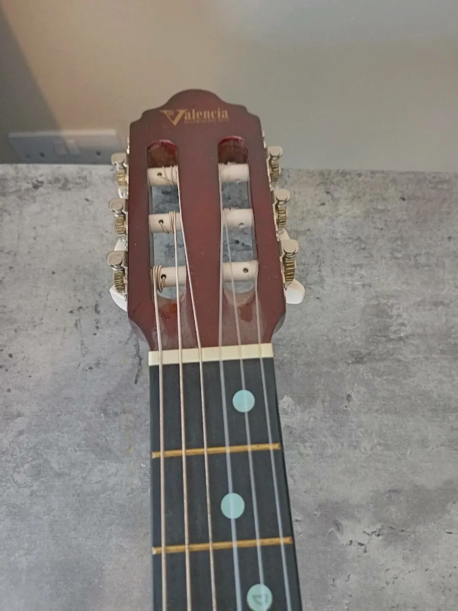 Valencia Guitar with carrier bag - Image 4