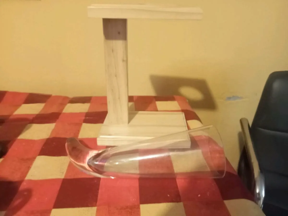 Decorative glass Vase in Stand - Image 2