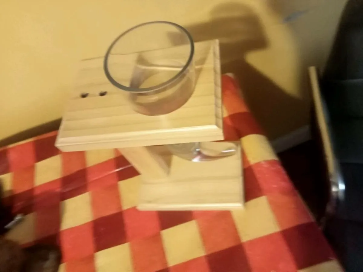 Decorative glass Vase in Stand - Image 3