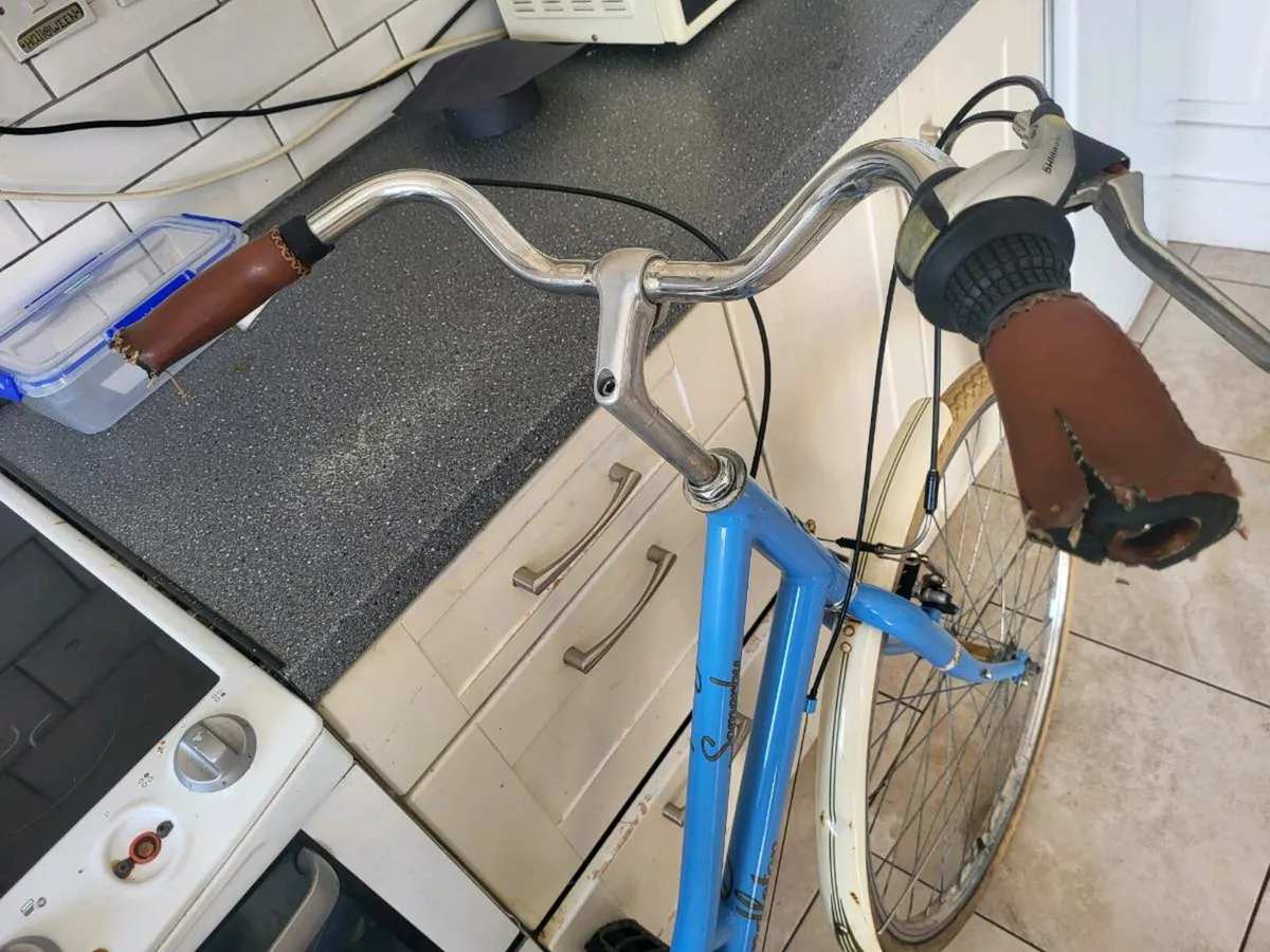 Ladies bike - Image 3