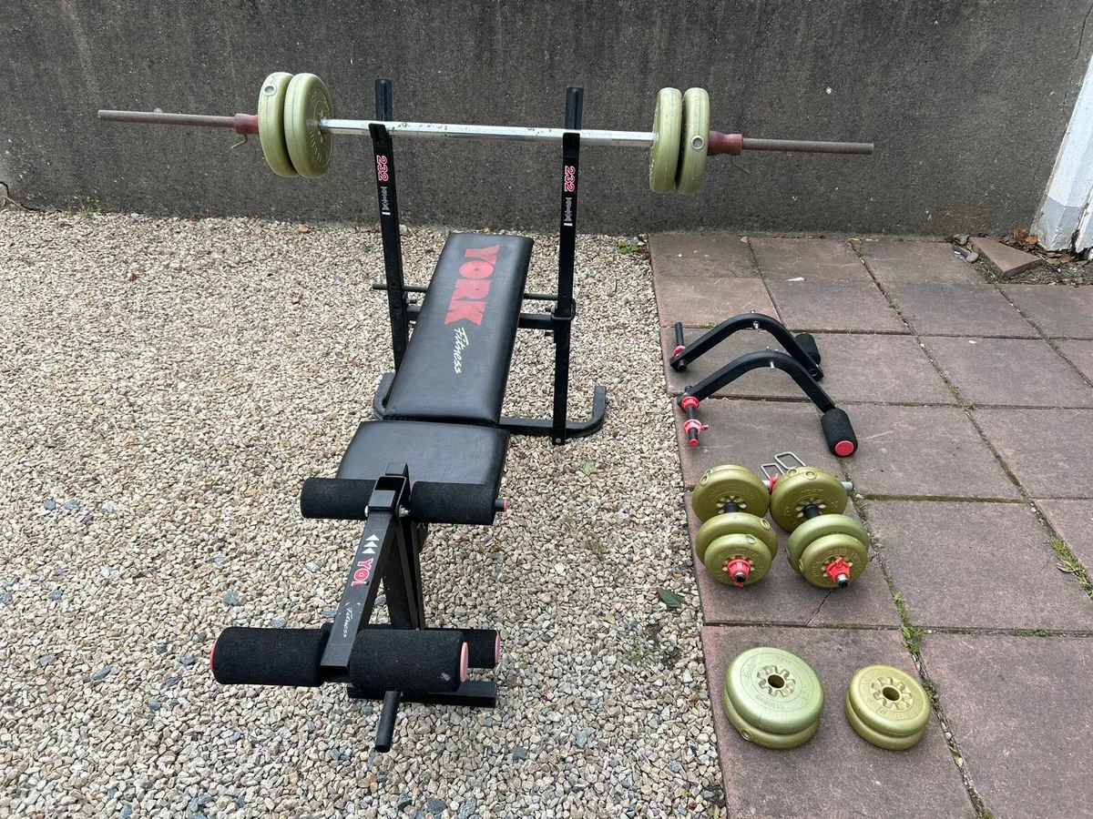 Weights bench and weights - Image 1