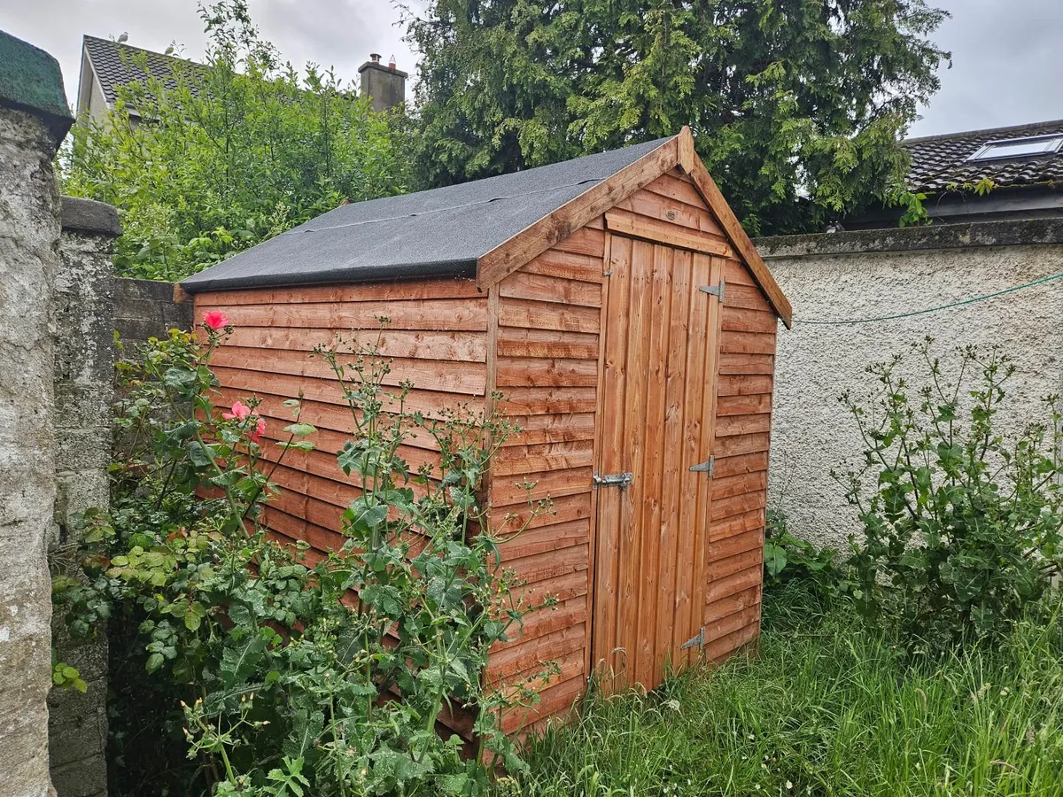 Wooden shed - Image 1
