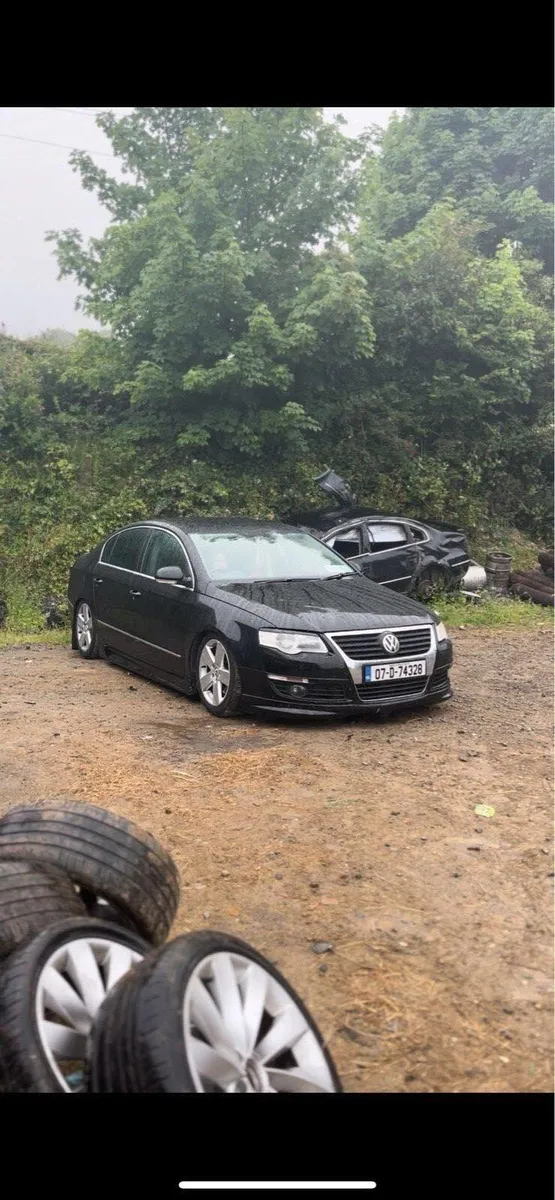 Low mile B6 Passat 2750ono - Image 1