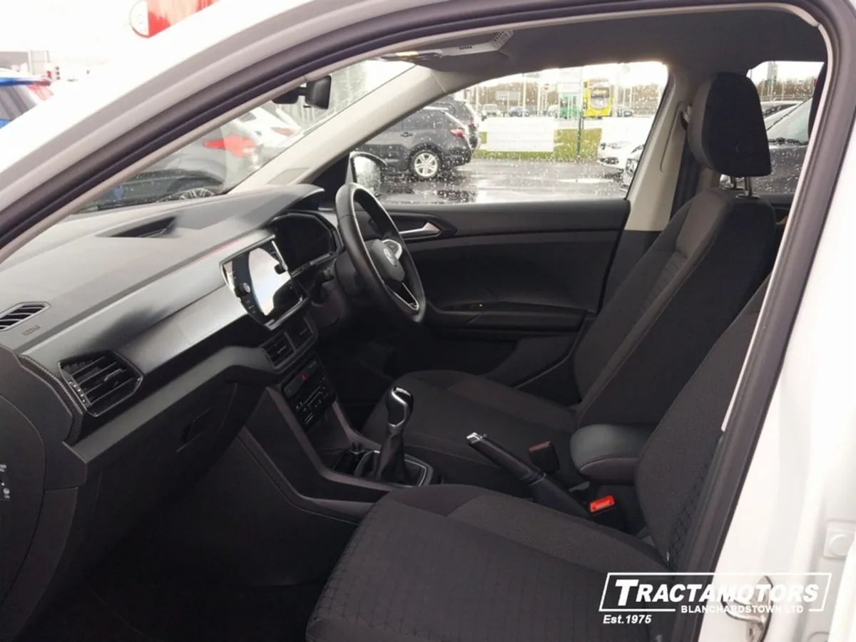 Volkswagen T-Cross LIFE 1.0 TSI MANUAL 5SPEED 95BH - Image 4