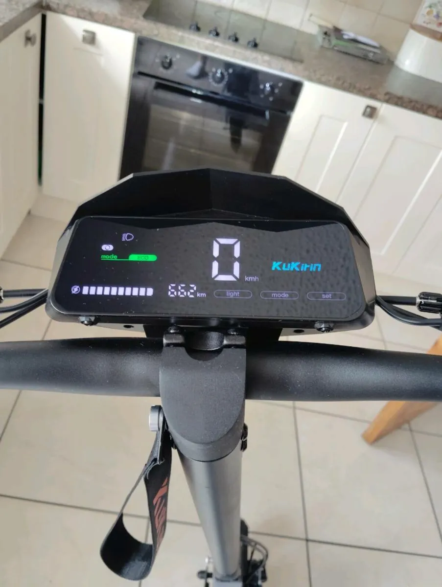 Electric Scooter kukirin G2 with seat - Image 1