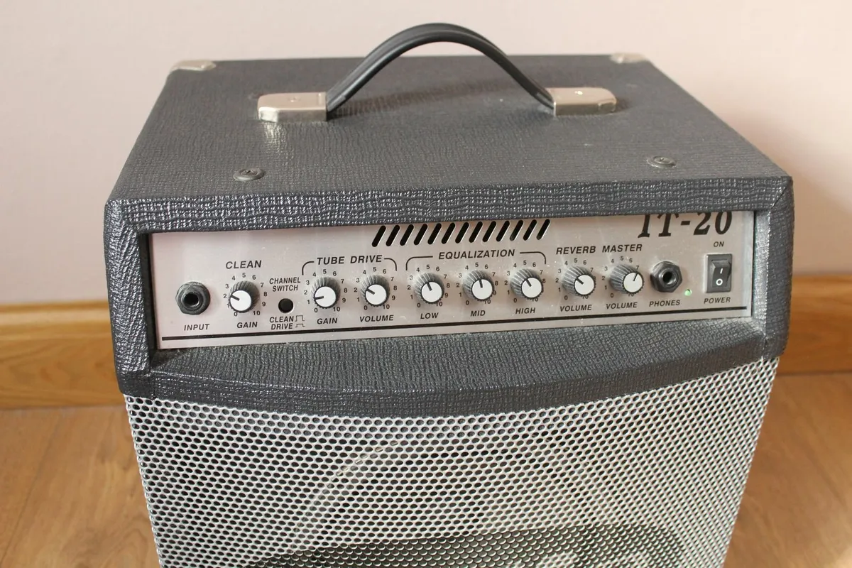 Indie IT-20 Guitar Amp - Image 2