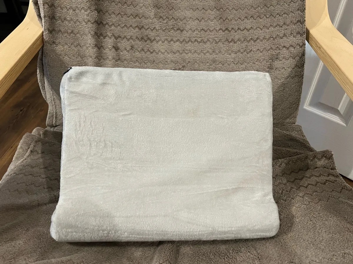 Tablet/Phone cushion holder - Image 1