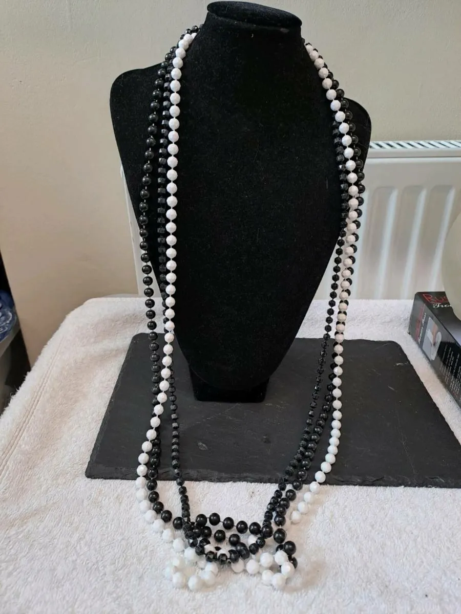 1920s style beads - Image 2