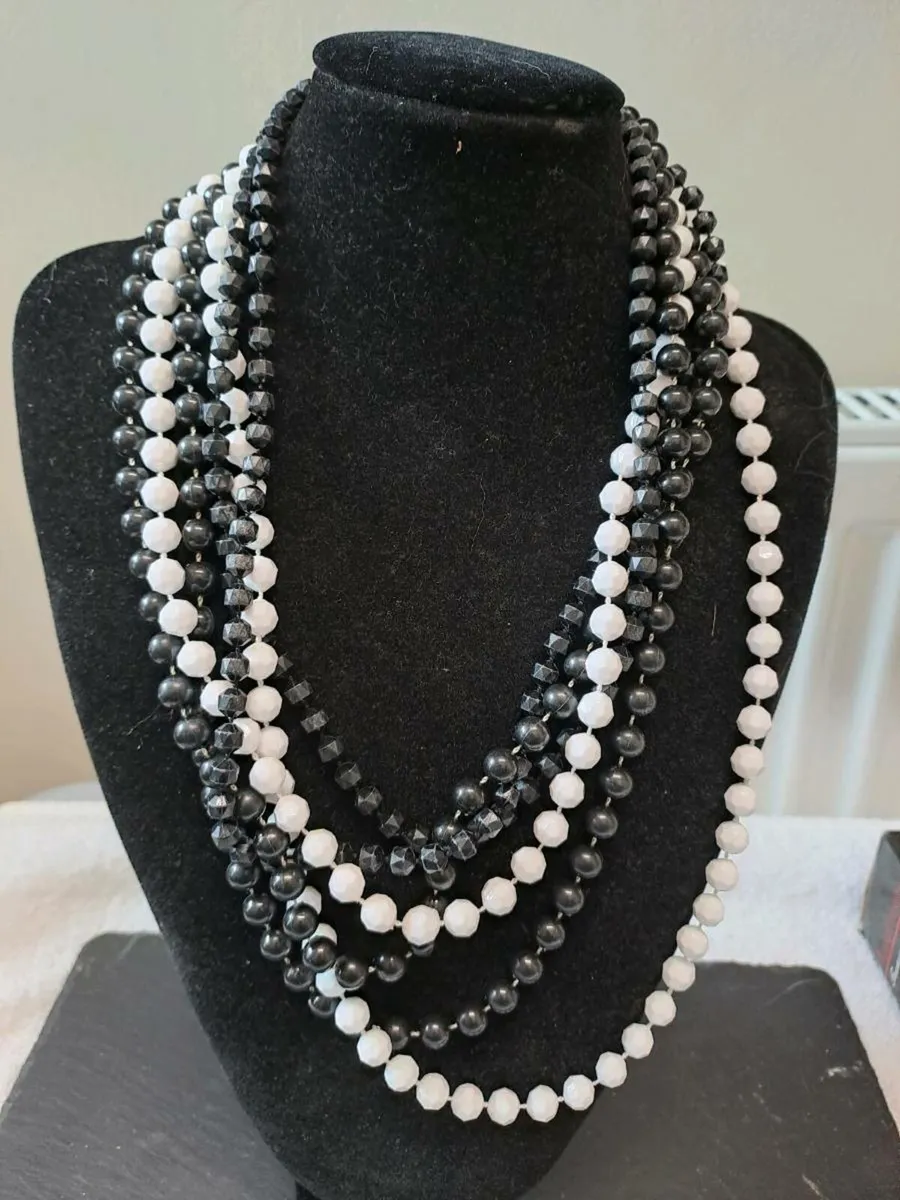 1920s style beads - Image 3