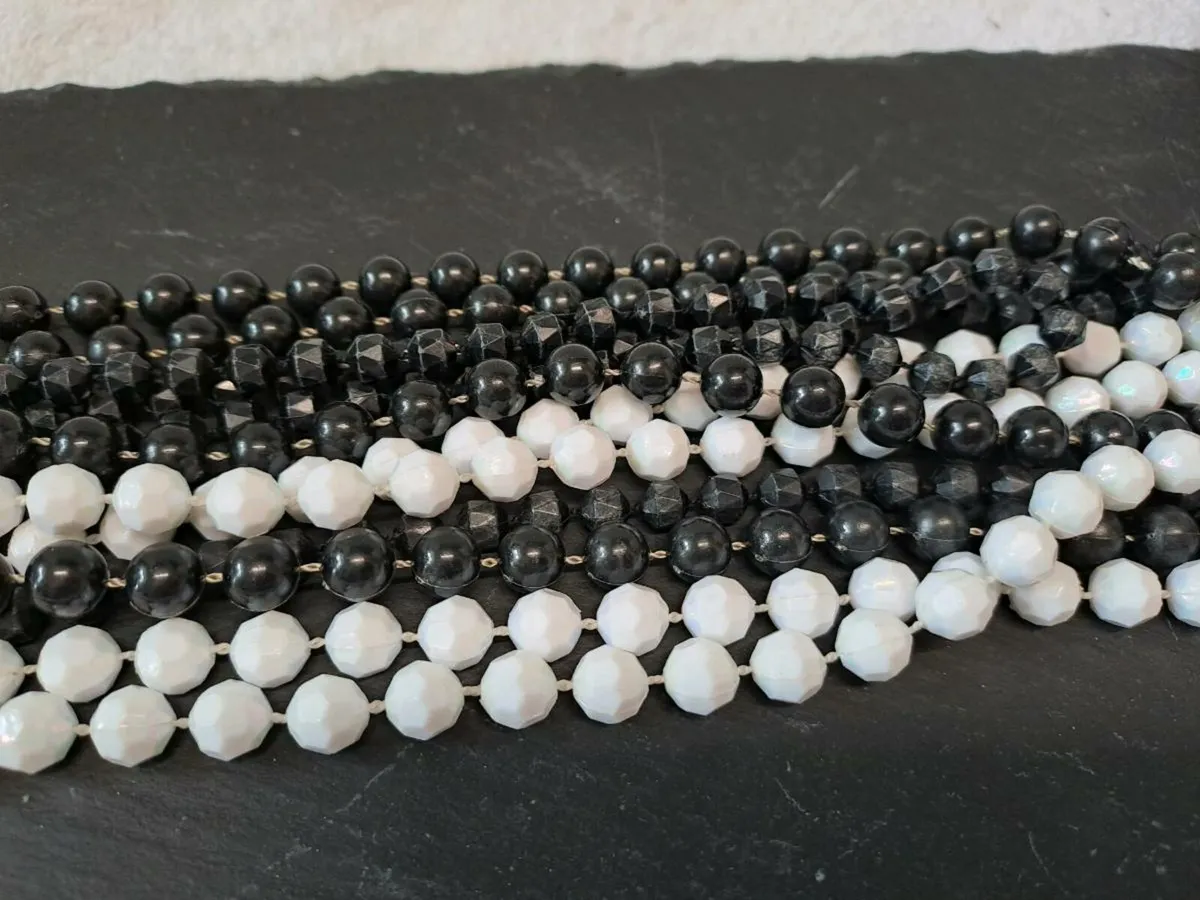 1920s style beads - Image 4