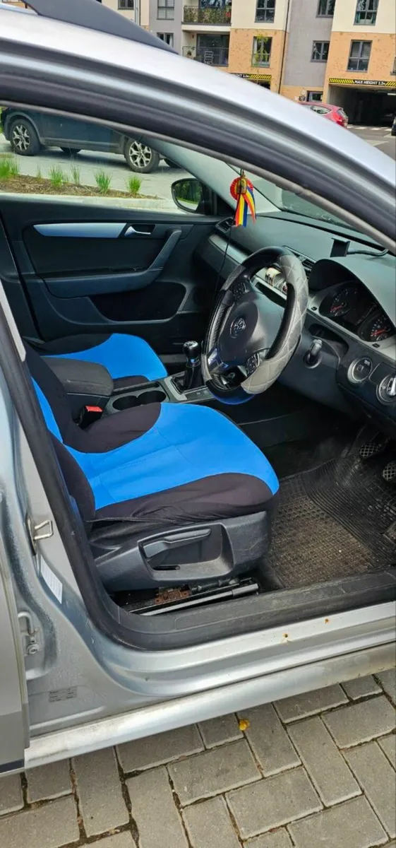 Volkswagen Passat 2011 - Image 4