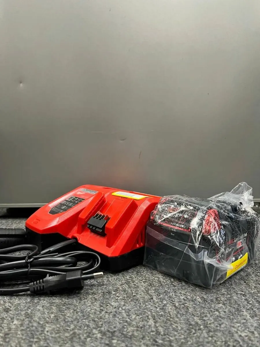 Milwaukee 18v Drill - Image 4