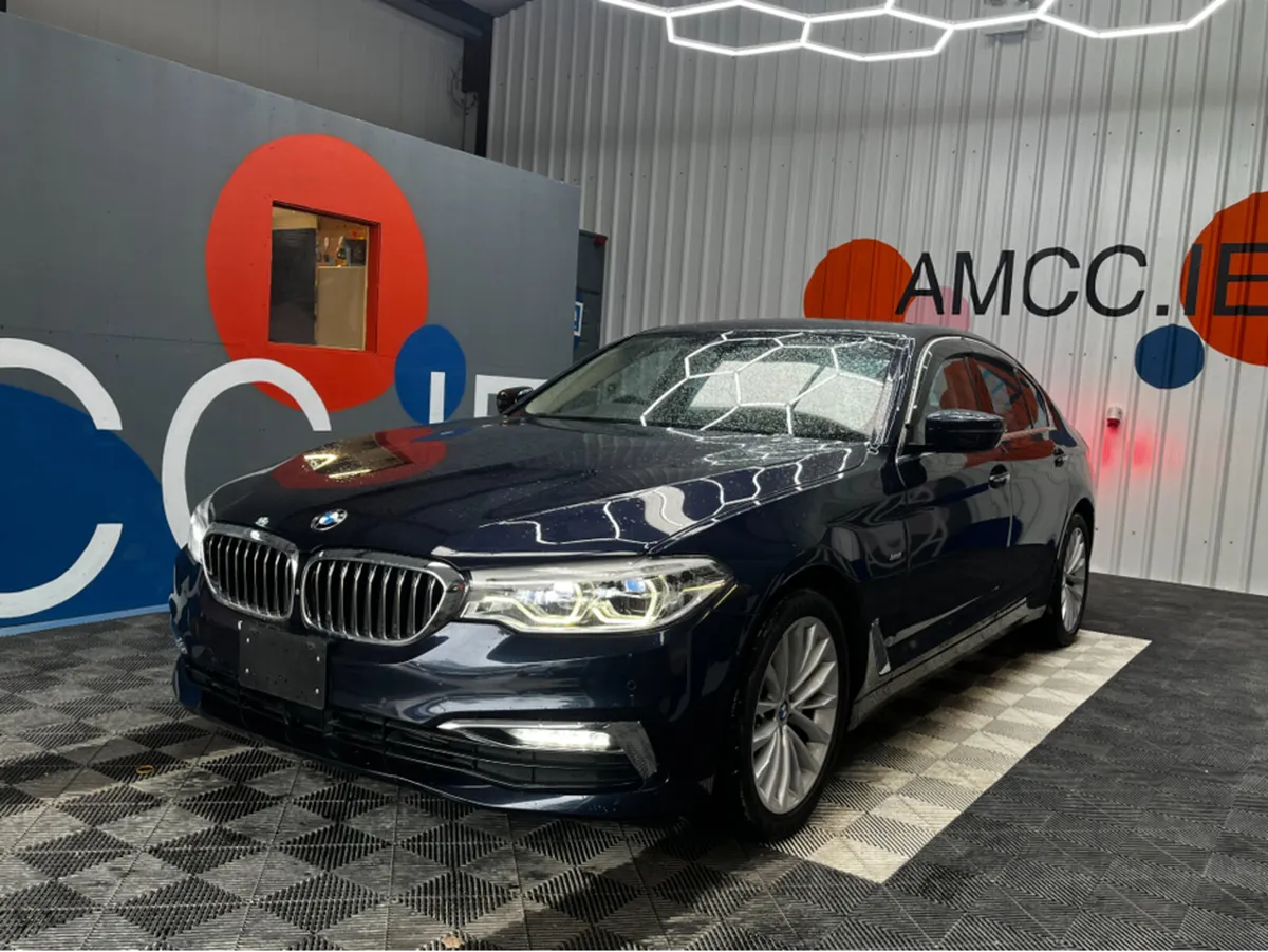 BMW 5-Series 523D LUXURY / 66k KMs / Heated Leathe - Image 3