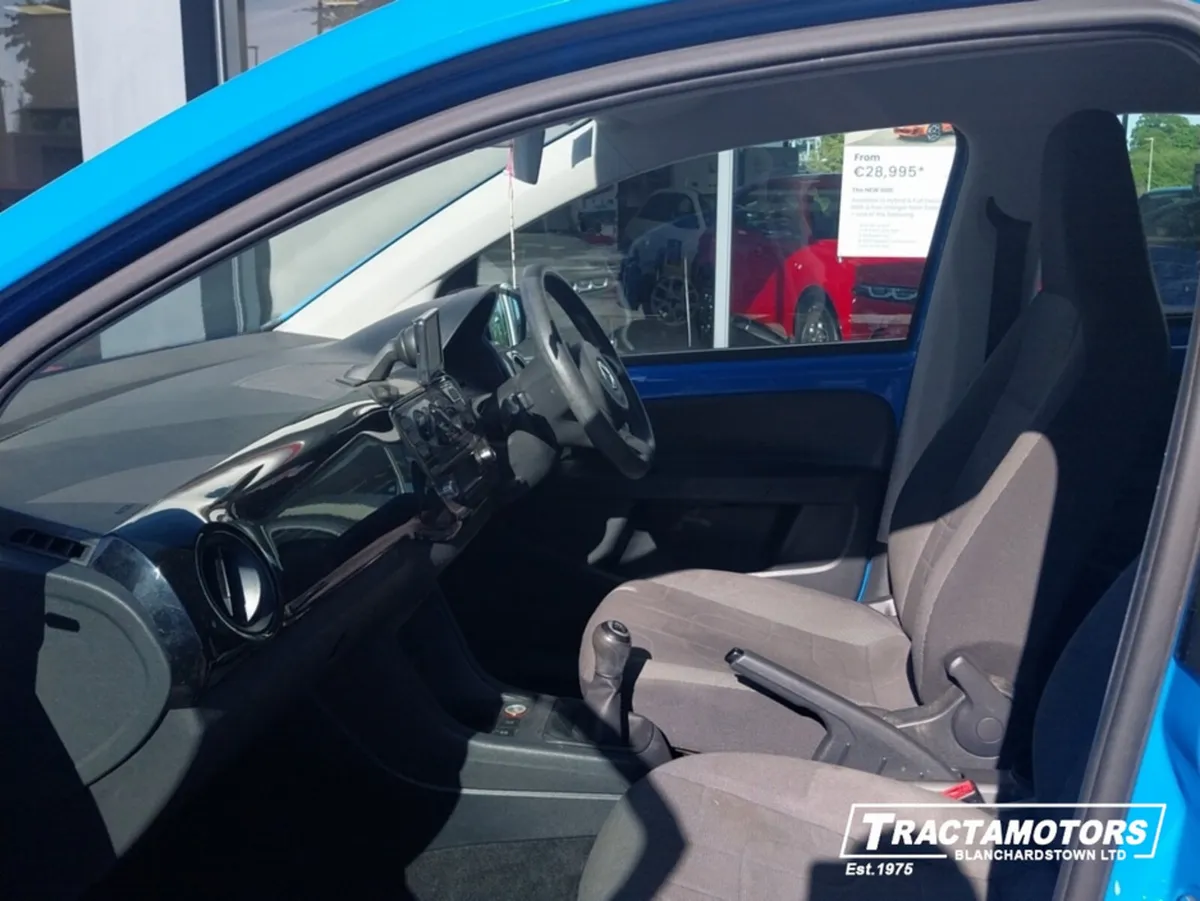 Volkswagen up! MOVE 1.0 MANUAL 5SPEED 5DR 75HP 4DR - Image 4