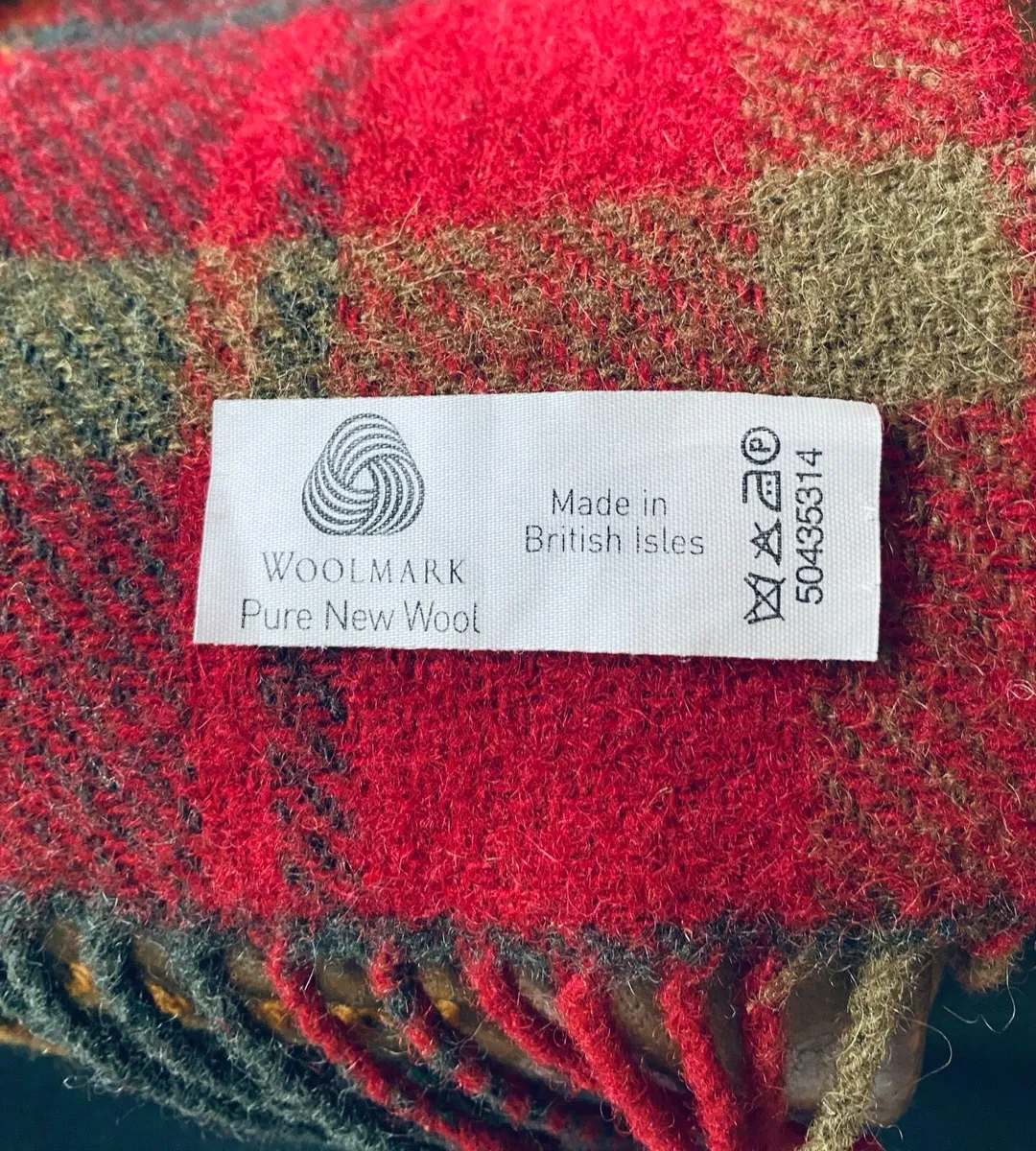 Blanket-100%wool red/green/amber check design - Image 4