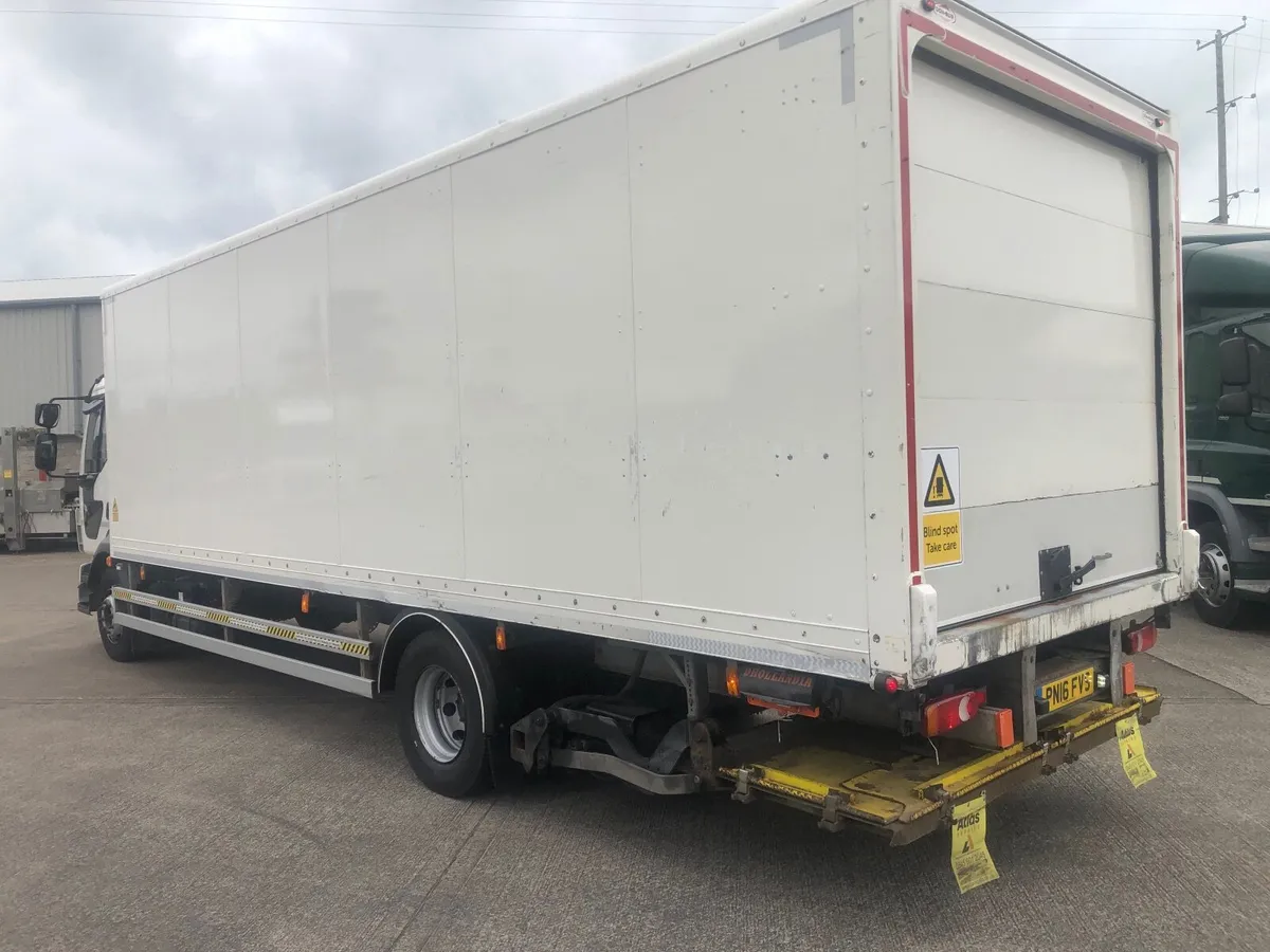 2016.  Volvo 14 Ton 25 ft box body - Image 4
