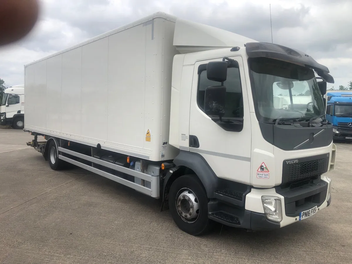 2016.  Volvo 14 Ton 25 ft box body - Image 1