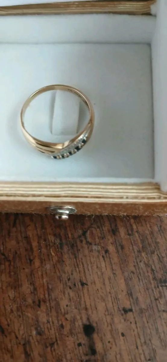 9ct Sapphaire and Diamond Ring - Image 4