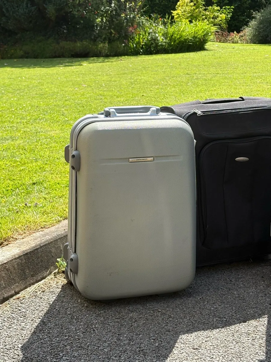 Suitcases. Bargain! - Image 2