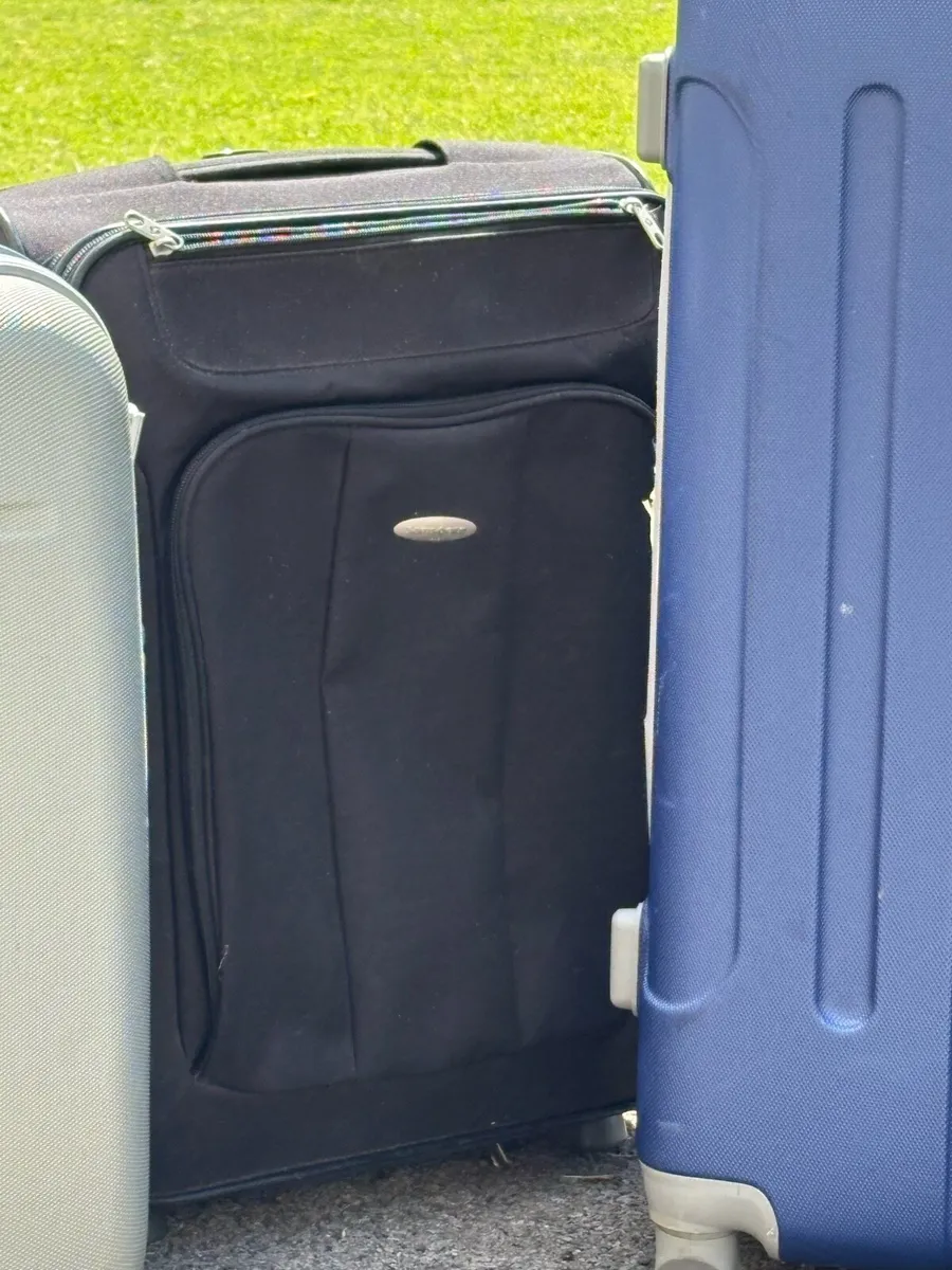Suitcases. Bargain! - Image 3