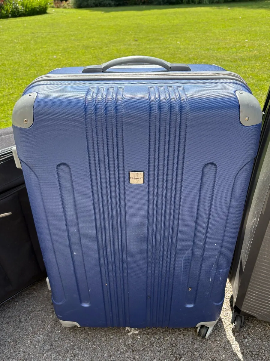 Suitcases. Bargain! - Image 4