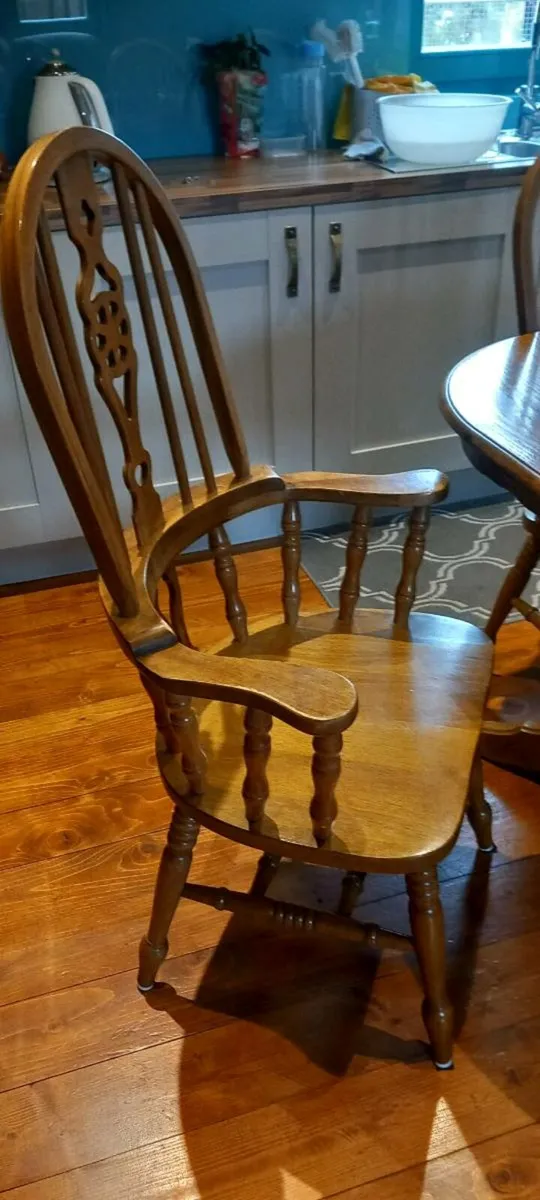 Kitchen table and chairs - Image 4