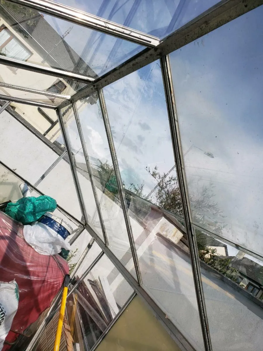 Glass house spotless glass new glass on it - Image 3