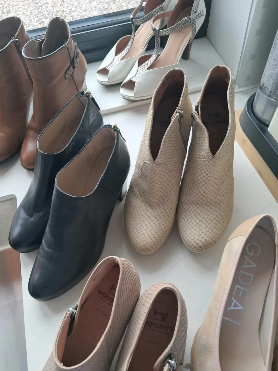 Shoes and boots - Image 2