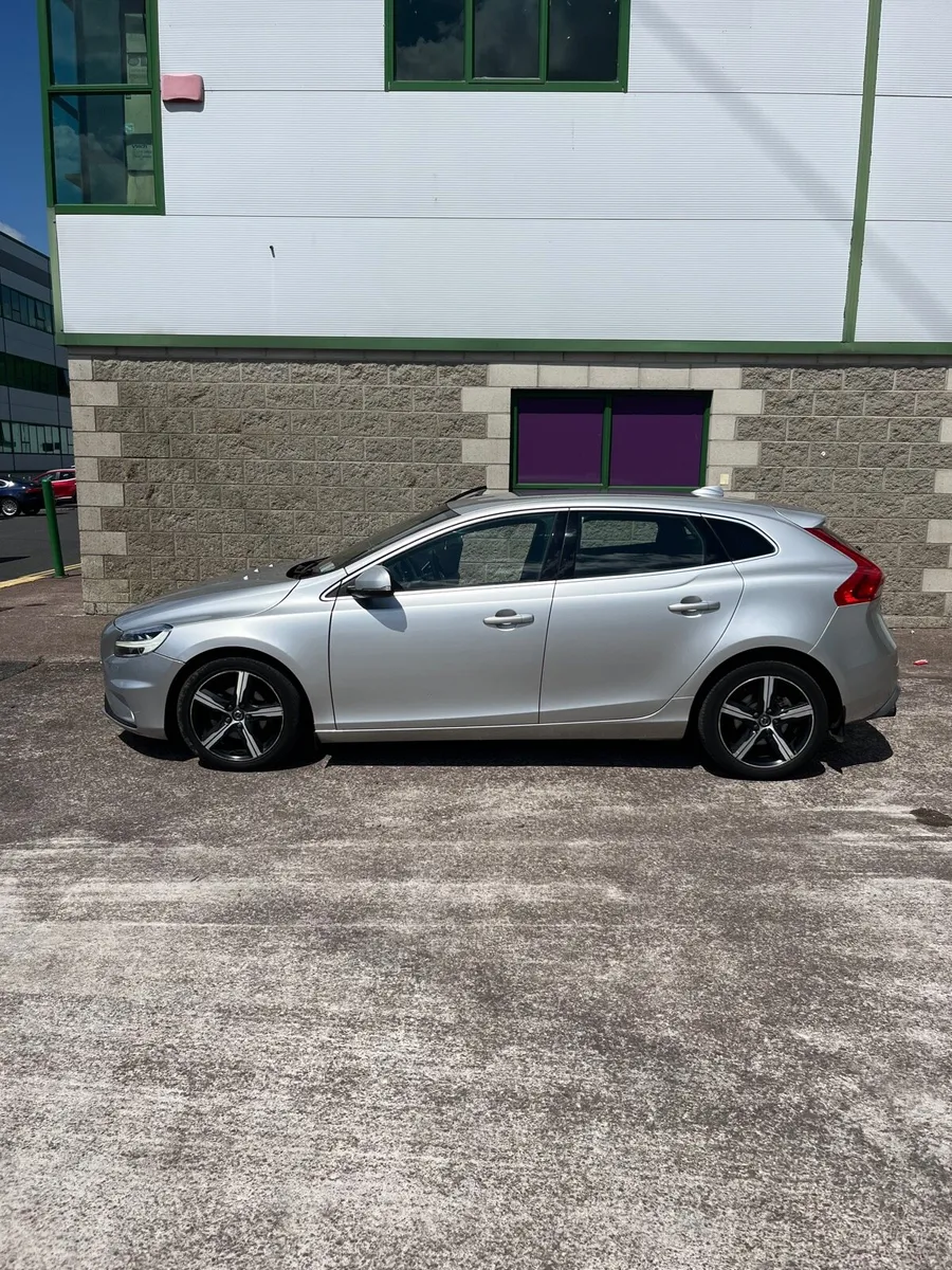 Volvo v40 R design d2 - Image 4
