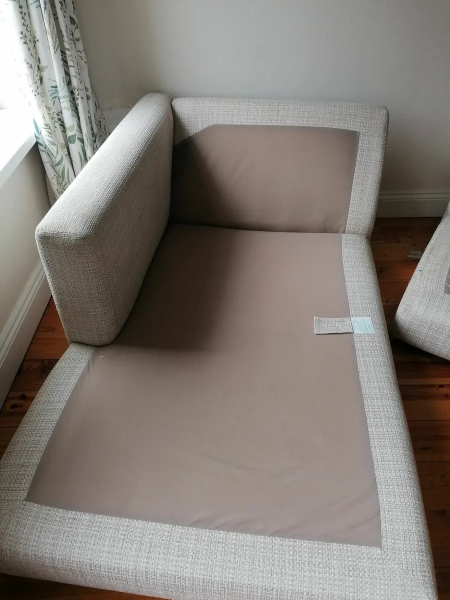 Couch - Image 4