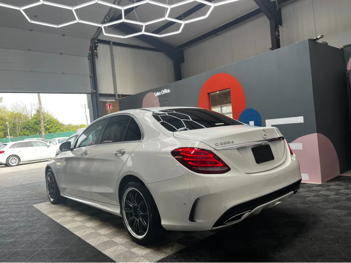 Mercedes-Benz C-Class C220D /  92k KMs / Heated Le - Image 4