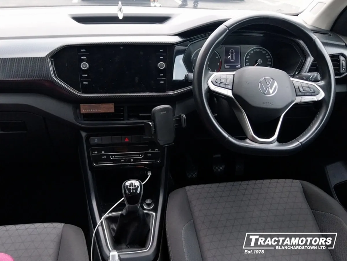 Volkswagen T-Cross LIFE 1.0 TSI MANUAL 5SPEED 95BH - Image 2