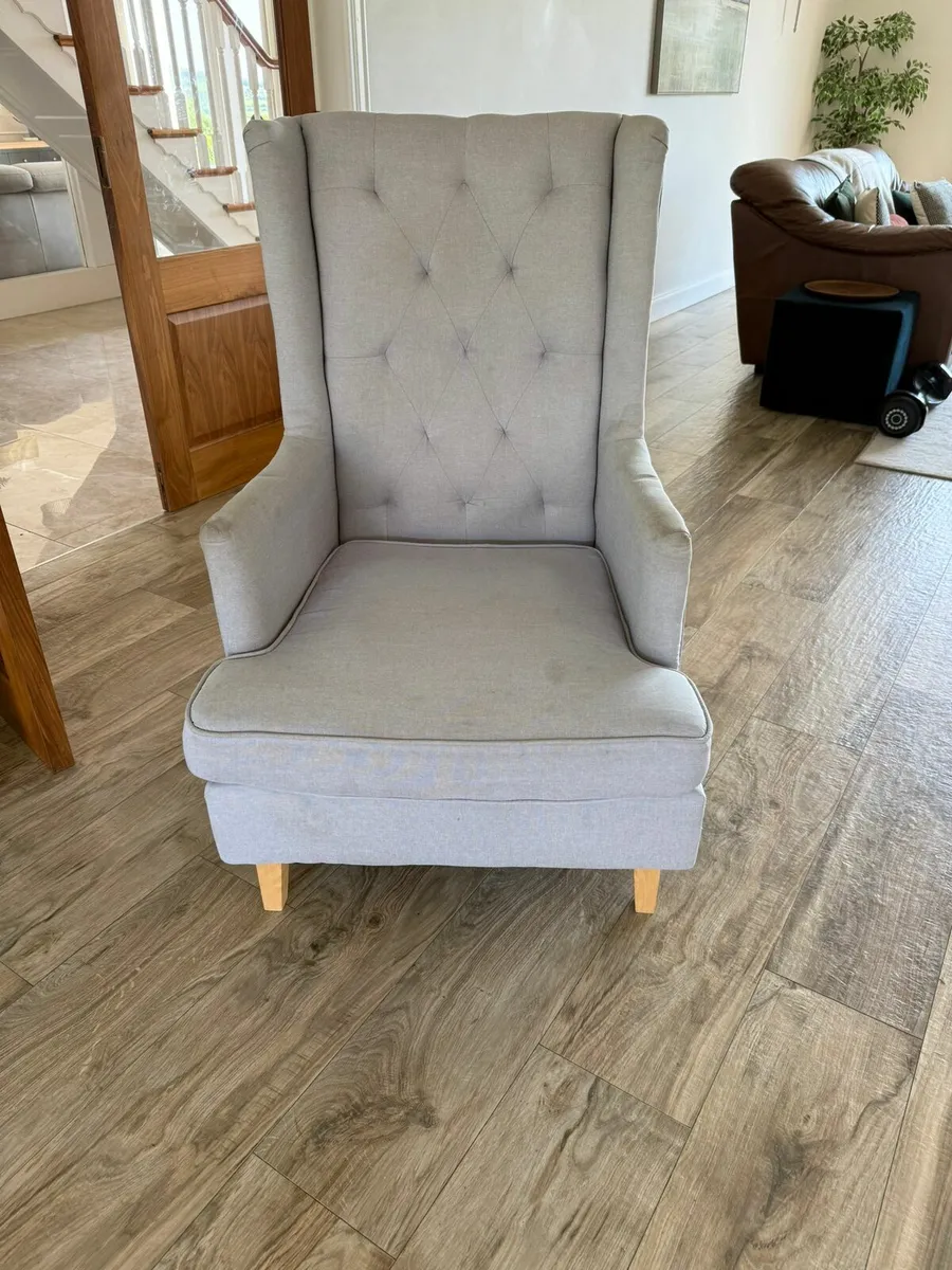 Corner couch, armchairs and tv unit - Image 2