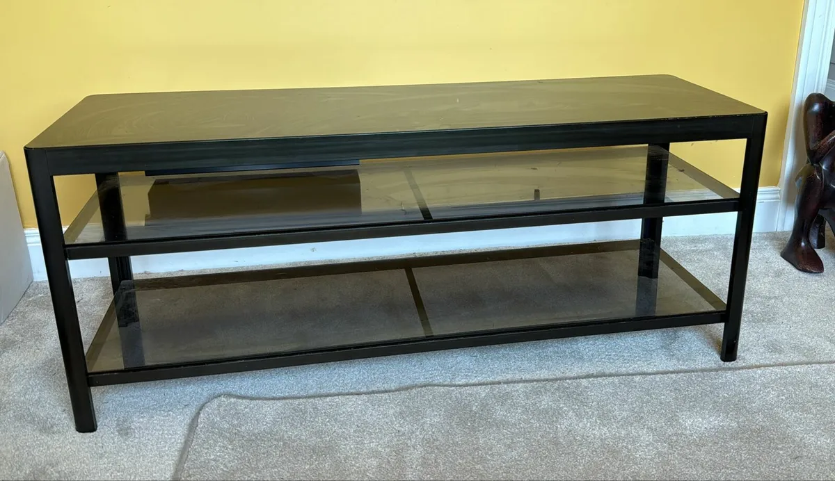 Corner couch, armchairs and tv unit - Image 3