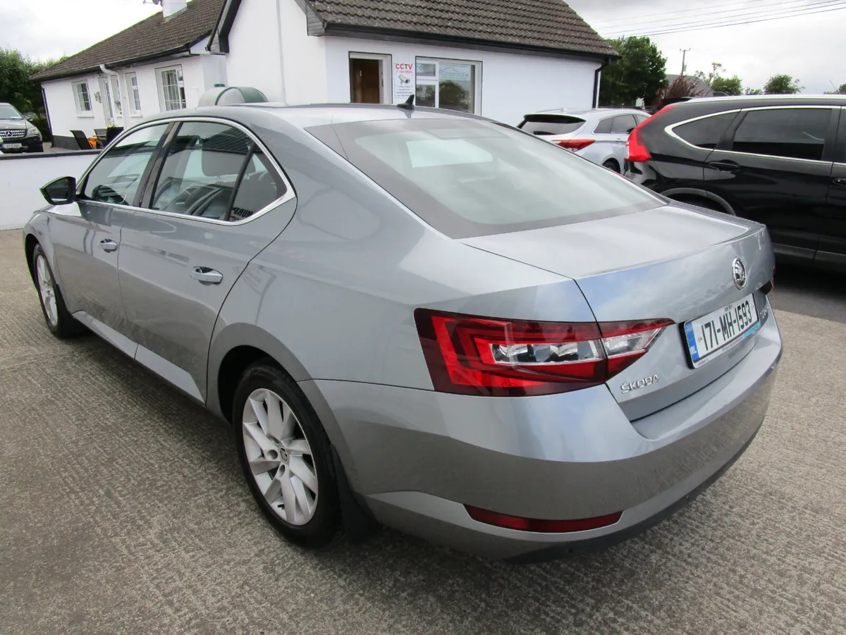 Skoda Superb 2017 - Image 4