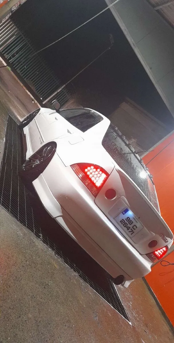 Toyota altezza - Image 2