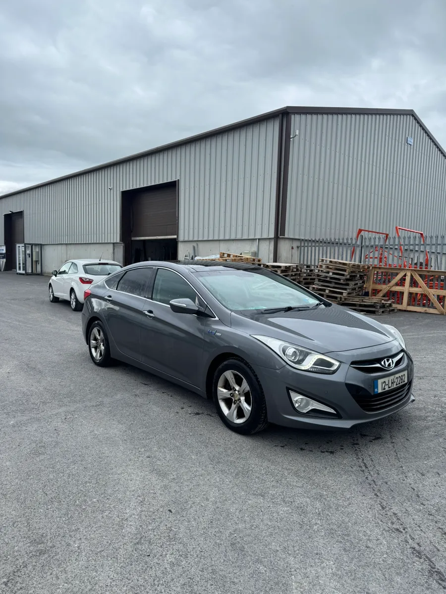 12 HYUNDAI i40 brand new nct - Image 1