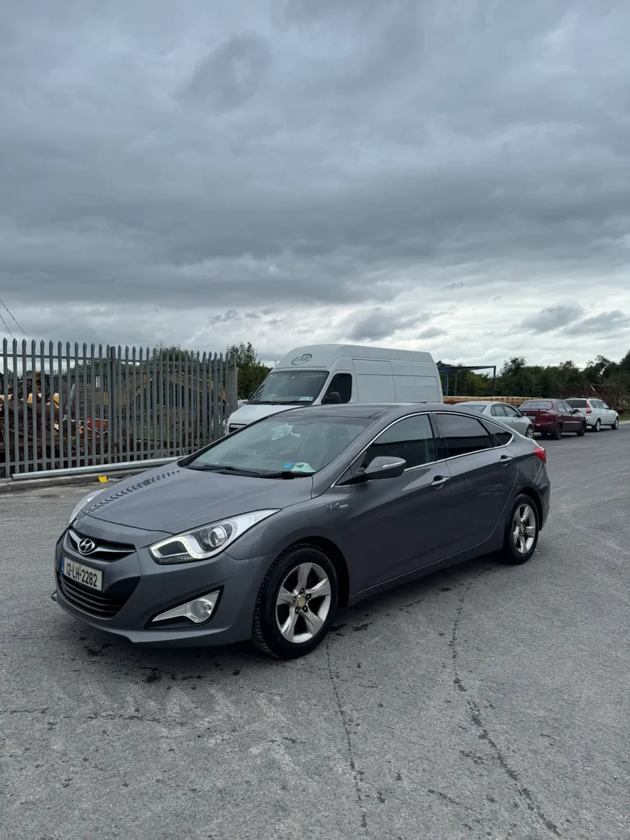 12 HYUNDAI i40 brand new nct - Image 3