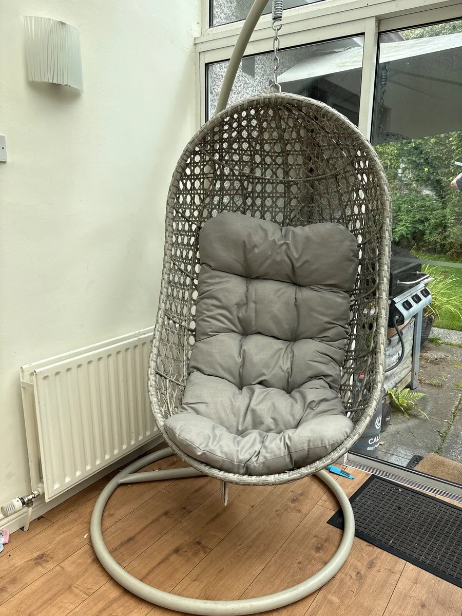 Egg chair - Image 1