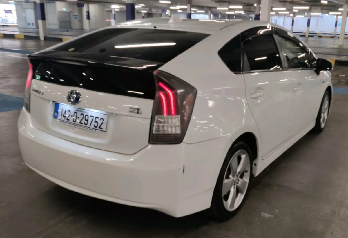 Toyota Prius - Image 2