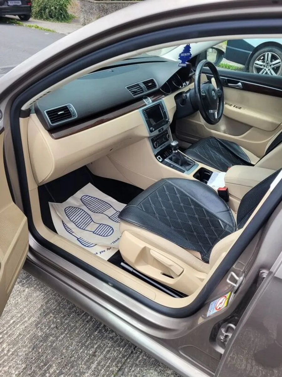 2011 Volkswagen Passat - Image 3