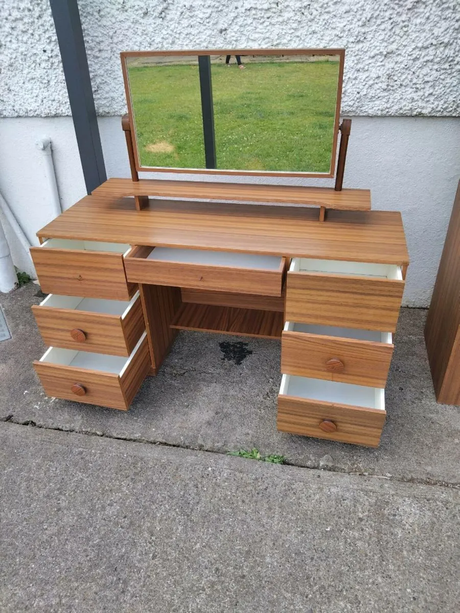 Retro Dressingtable - Image 1