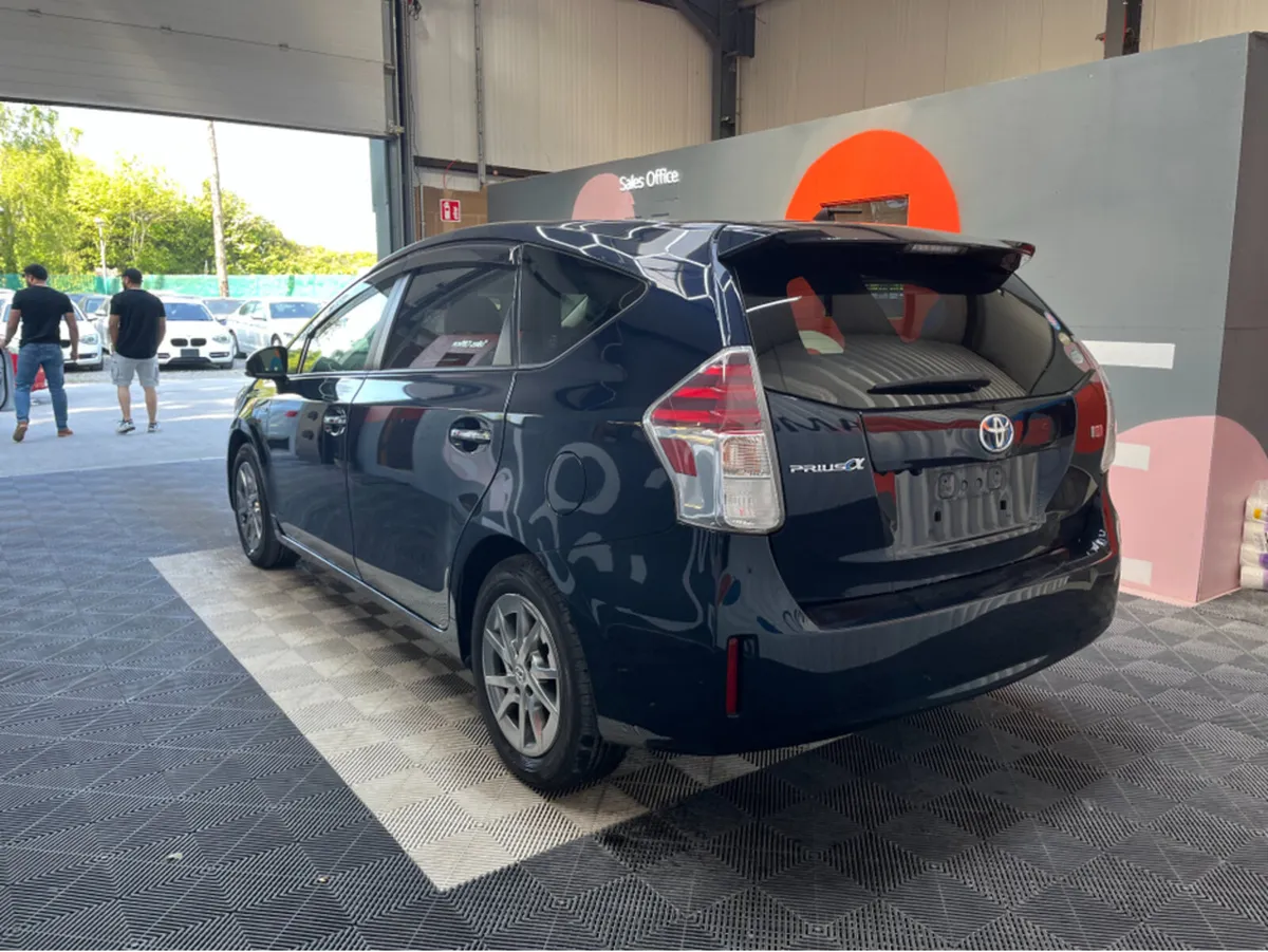 Toyota Prius 1.8 HYBRID / 51k KMs / ADAPTIVE CRUIS - Image 4