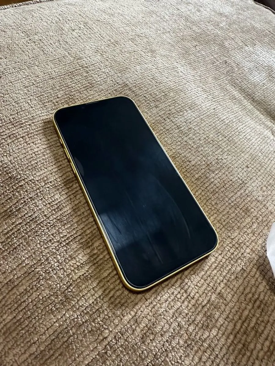 iPhone 14 Plus- Yellow like new - Image 2